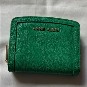 Anne Klein Vibrant Green Leather Wallet EUC